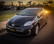 Cargar imagen en el visor de la galería, 2015 Toyota Prius Plug-In with new hybrid battery
