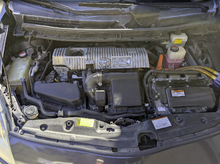 Cargar imagen en el visor de la galería, 2015 Toyota Prius Plug-In with new hybrid battery
