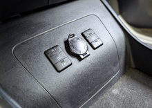Cargar imagen en el visor de la galería, 2015 Toyota Prius Plug-In with new hybrid battery

